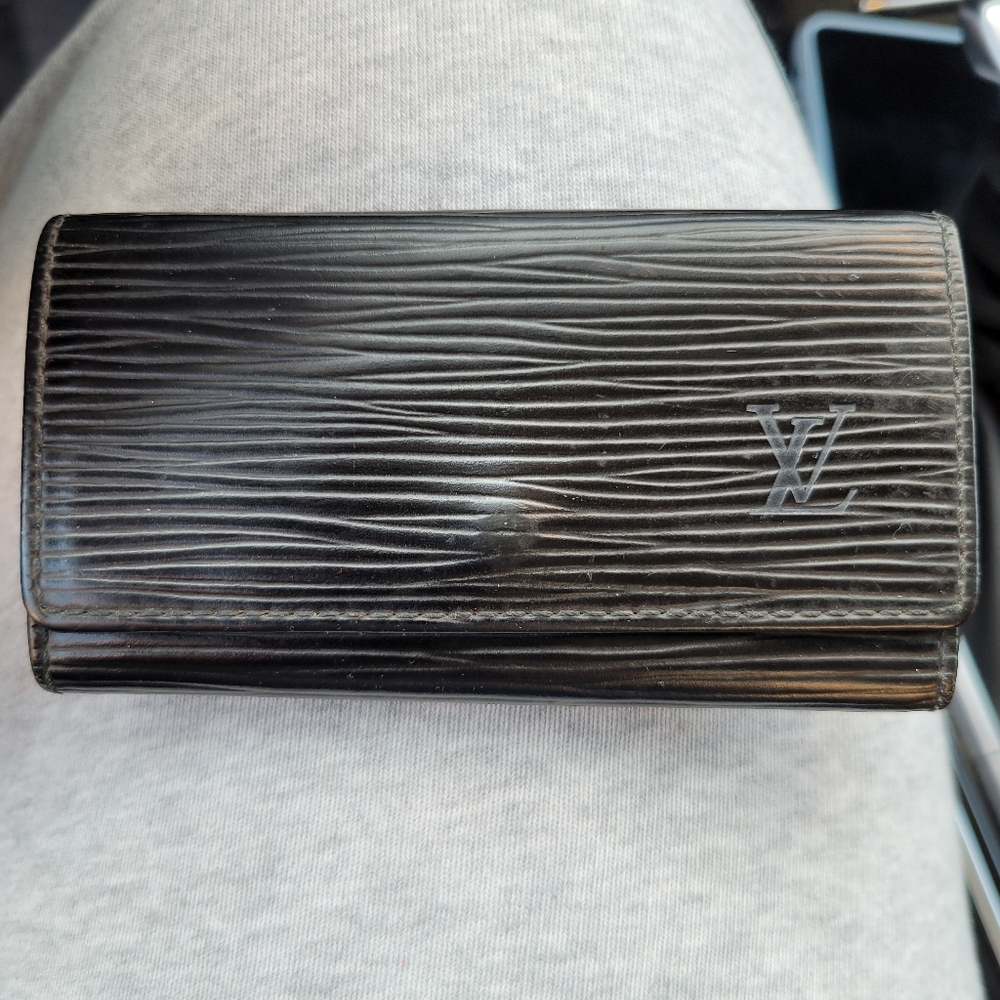 SALE Authentic Louis Vuitton Epi Black Key Holder
